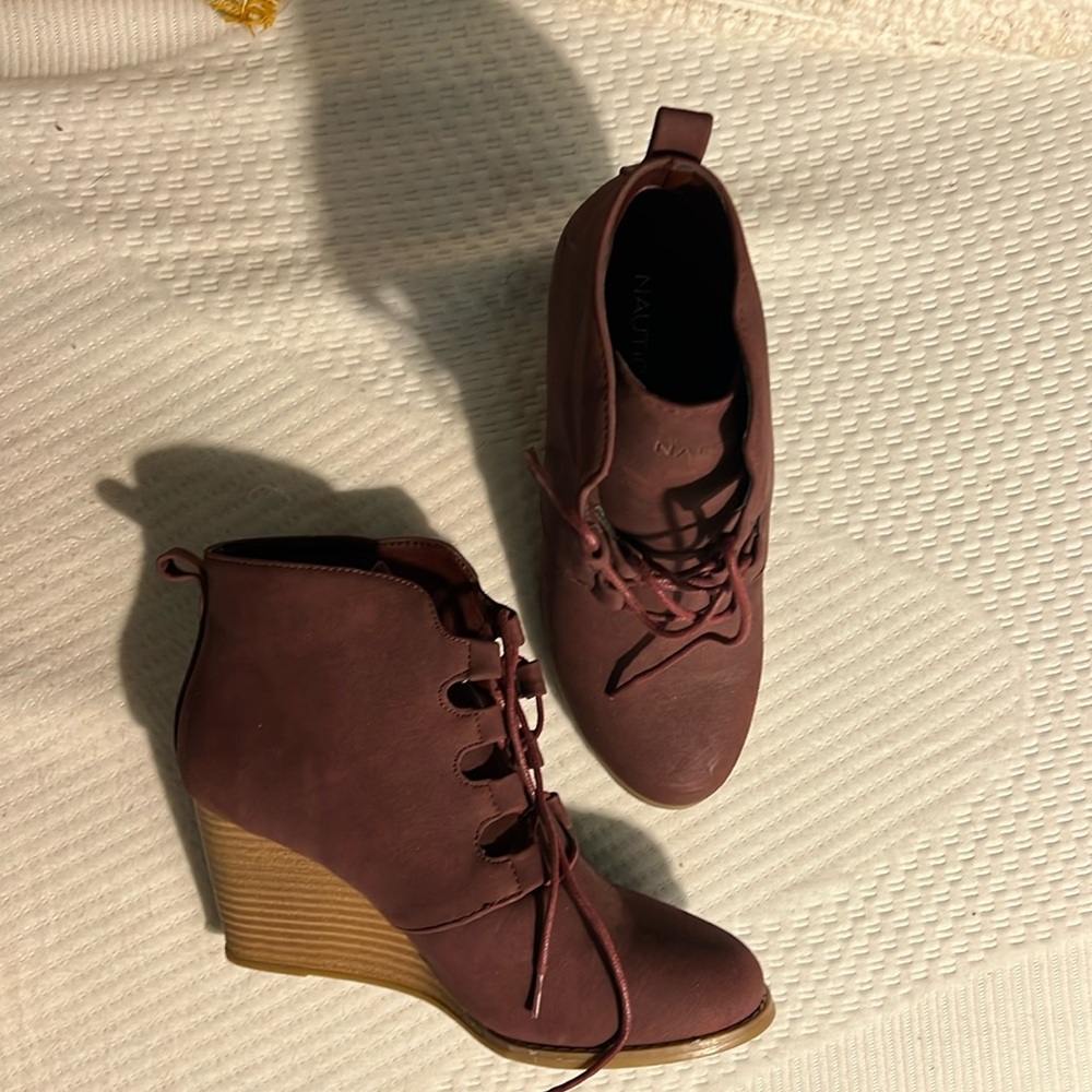 New lace up ankle bootss